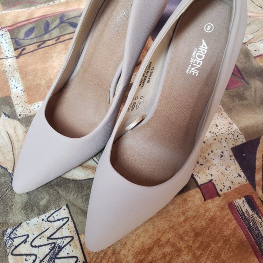 Ardene Women's Size 8B Beige Pumps - Pre-owned